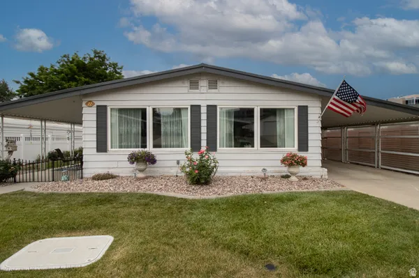 Property Slideshow image 2 of 44 | 77 w alta view way, Sandy, UT, 84070