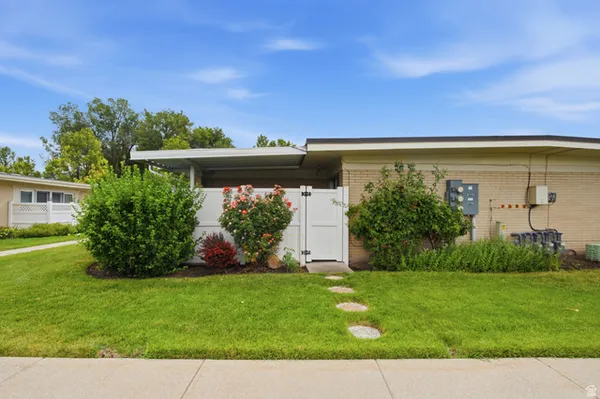 Property Slideshow image 3 of 28 | 3644 s 860 e 58, Millcreek, UT, 84106