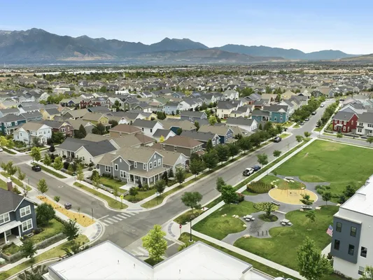 Property Slideshow image 3 of 35 | 6327 w sugarcane dr, South Jordan, UT, 84009
