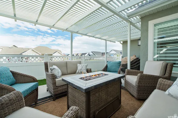 Property Slideshow image 3 of 34 | 473 s short horse ln b, Saratoga Springs, UT, 84045