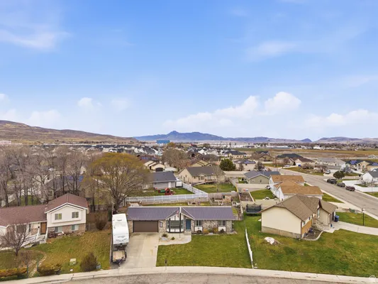 Property Slideshow image 3 of 26 | 916 w 675 n, Tremonton, UT, 84337