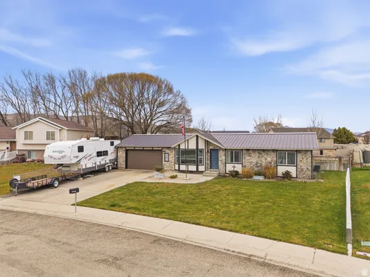 Property Slideshow image 2 of 26 | 916 w 675 n, Tremonton, UT, 84337