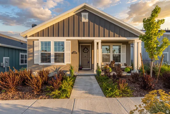 Property Slideshow image 2 of 51 | 6089 w stone mount way, South Jordan, UT, 84009