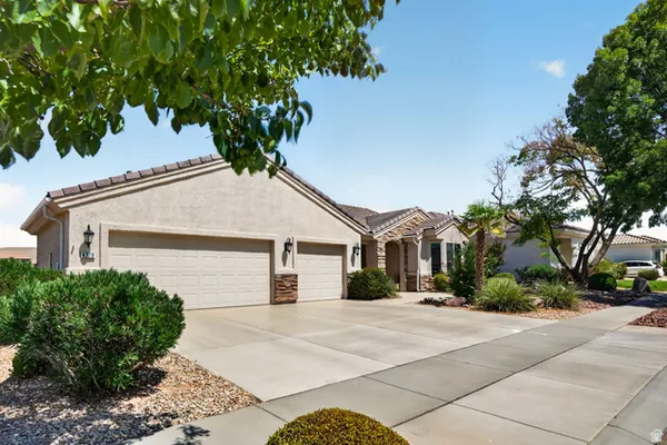 Property Slideshow image 2 of 38 | 4779 ironwood dr, St. George, UT, 84790
