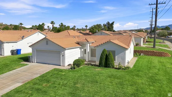 Property Slideshow image 3 of 28 | 210 n mall dr 95, St. George, UT, 84790