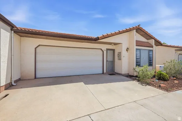 Property Slideshow image 2 of 18 | 1331 n dixie downs rd 136, St. George, UT, 84770