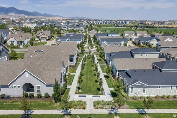 Property Slideshow image 3 of 50 | 6058 w whistle stop rd 174, South Jordan, UT, 84009