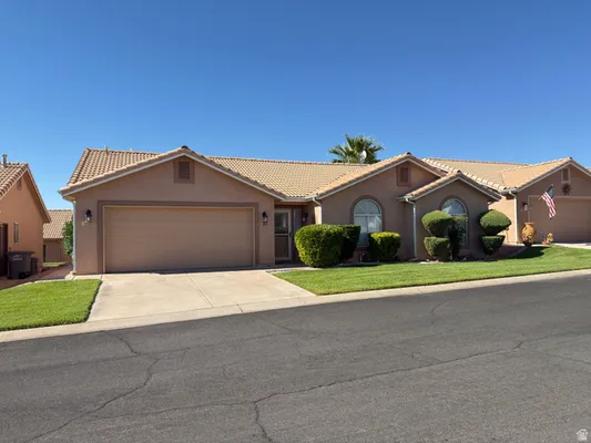 Property Slideshow image 2 of 10 | 210 n mall dr 71, St. George, UT, 84790