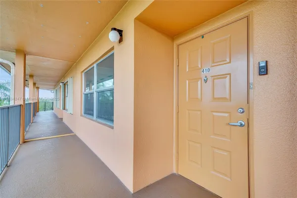 Property Slideshow image 3 of 47 | 571 sw 142nd ave 410o, Pembroke Pines, FL, 33027