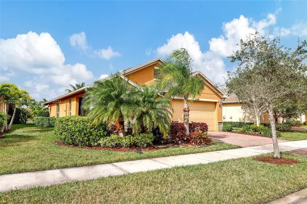 Property Slideshow image 3 of 61 | 12360 sw weeping willow ave, Port St Lucie, FL, 34987