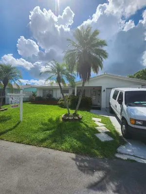 Property Slideshow image 2 of 26 | 4200 nw 47th st, Tamarac, FL, 33319