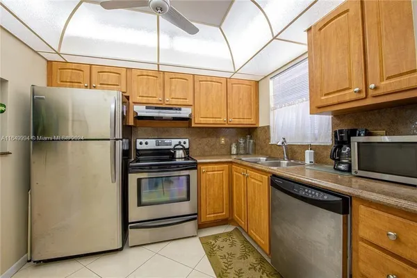 Property Slideshow image 3 of 17 | 6700 royal palm blvd 103d, Margate, FL, 33063