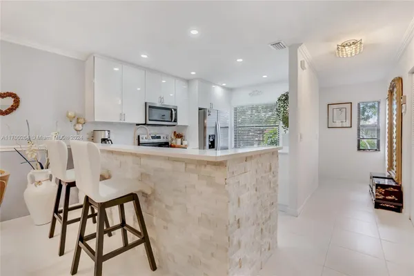 Property Slideshow image 2 of 15 | 21364 cypress hammock dr 1h, Boca Raton, FL, 33428