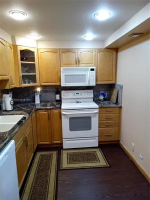 Property Slideshow image 2 of 34 | 1000 saint charles pl 615, Pembroke Pines, FL, 33026