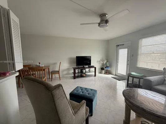 Property Slideshow image 2 of 12 | 313 southampton a # 313, West Palm Beach, FL, 33417
