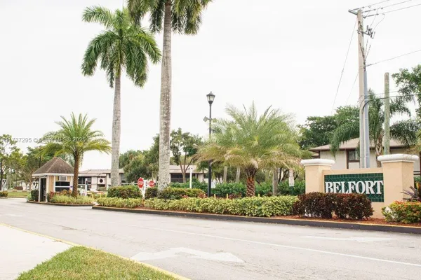 Property Slideshow image 2 of 40 | 9668 s belfort cir # 101, Tamarac, FL, 33321