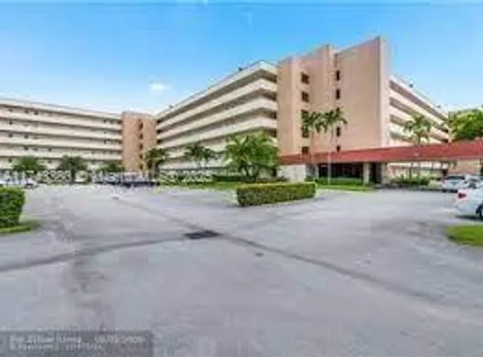 Property Slideshow image 2 of 24 | 8900 washington blvd ph 2a, Pembroke Pines, FL, 33025