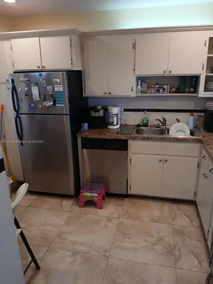 Property Slideshow image 3 of 6 | 330 se 2nd st 202f, Hallandale Beach, FL, 33009
