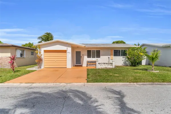 Property Slideshow image 2 of 37 | 6985 nw 11th ct, Margate, FL, 33063