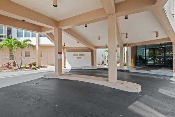 Property Slideshow image 2 of 25 | 1000 saint charles pl 603, Pembroke Pines, FL, 33026