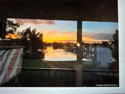 Property Slideshow image 3 of 10 | 411 s hollybrook dr apt 308, Pembroke Pines, FL, 33025