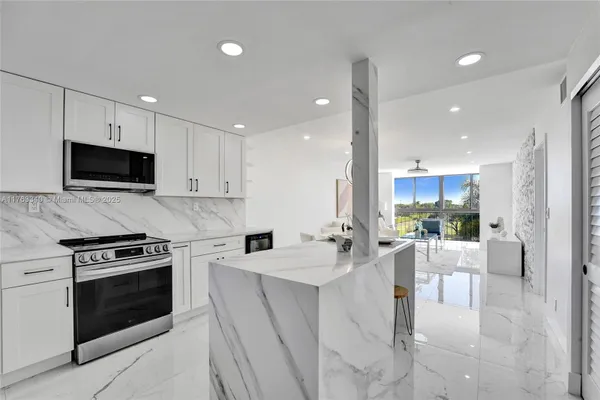 Property Slideshow image 3 of 54 | 8900 washington blvd 506a, Pembroke Pines, FL, 33025