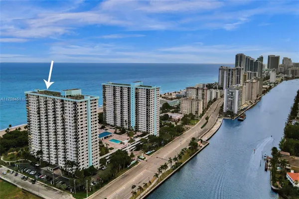 Property Slideshow image 2 of 79 | 1201 s ocean dr 1806n, Hollywood, FL, 33019