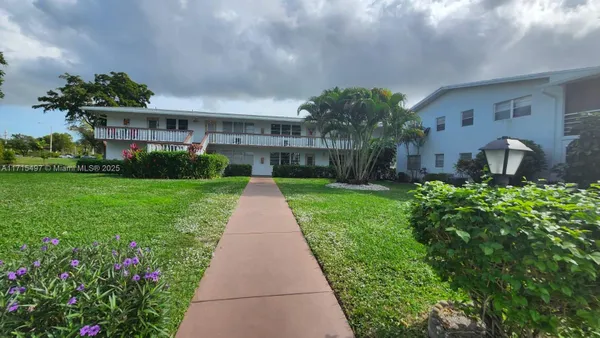 Property Slideshow image 3 of 42 | 221 durham e unit e, Deerfield Beach, FL, 33442