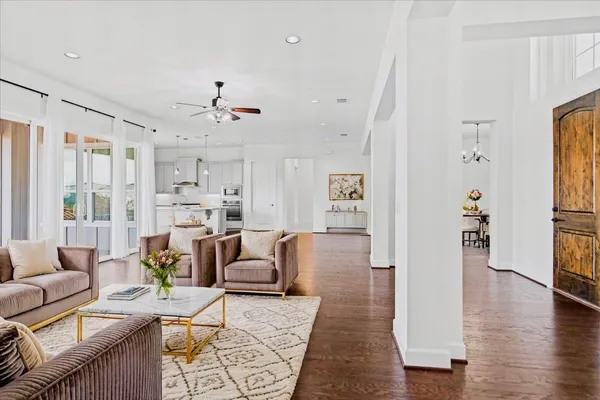 Property Slideshow image 3 of 27 | 609 dancing oak ln, San Marcos, TX, 78666