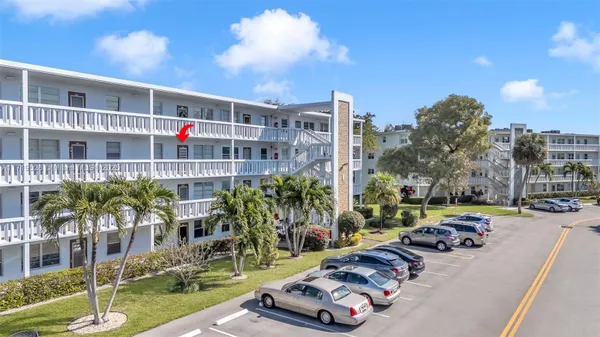 Property Slideshow image 3 of 43 | 3037 newport h # 3037, Deerfield Beach, FL, 33442