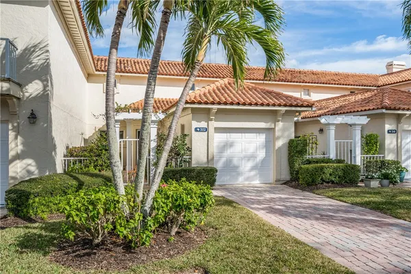 Property Slideshow image 3 of 36 | 5152 saint davids dr # 1, Vero Beach, FL, 32967