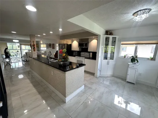 Property Slideshow image 3 of 45 | 13700 sw 14th st d412, Pembroke Pines, FL, 33027
