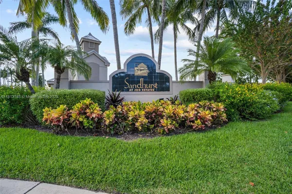 Property Slideshow image 2 of 32 | 6569 jog estates ln, Boynton Beach, FL, 33437
