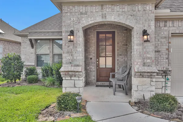 Property Slideshow image 3 of 43 | 5746 lakeside villas ct, Conroe, TX, 77304