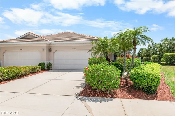 Property Slideshow image 2 of 39 | 10700 cetrella dr, Fort Myers, FL, 33913