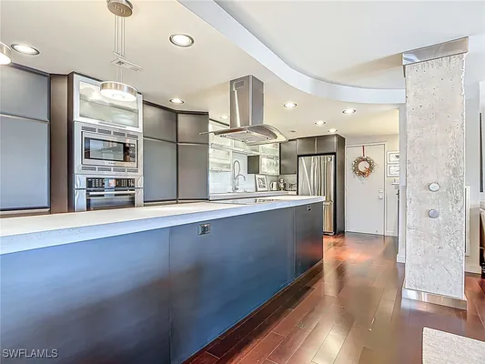 Property Slideshow image 2 of 50 | 3399 gulf shore blvd 605, Naples, FL, 34103