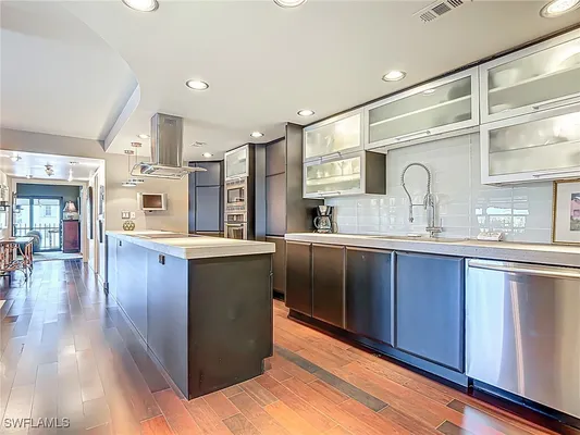 Property Slideshow image 3 of 50 | 3399 gulf shore blvd 605, Naples, FL, 34103