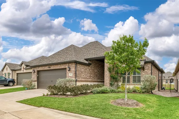 Property Slideshow image 2 of 37 | 7637 murcia dr, Fort Worth, TX, 76123