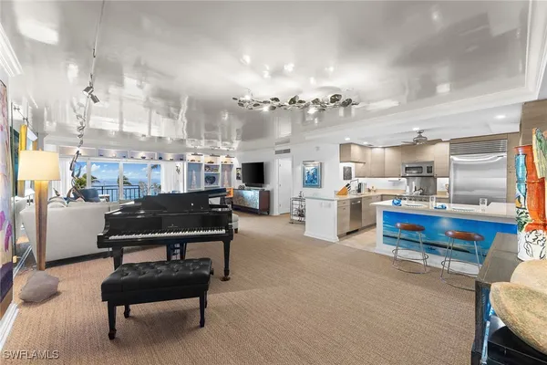 Property Slideshow image 2 of 35 | 2401 gulf shore blvd 44, Naples, FL, 34103