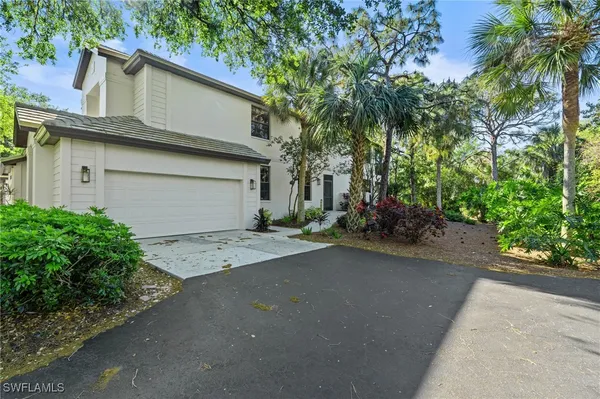 Property Slideshow image 2 of 35 | 27021 oakwood lake dr apt 102, Bonita Springs, FL, 34134