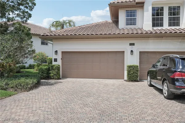 Property Slideshow image 3 of 39 | 8188 saratoga dr 703, Naples, FL, 34113