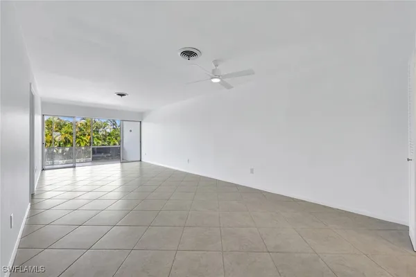 Property Slideshow image 2 of 26 | 820 ketch dr 7, Naples, FL, 34103