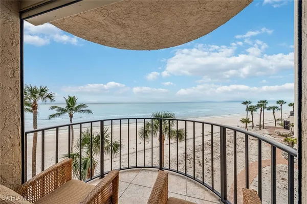 Property Slideshow image 2 of 29 | 3115 gulf shore blvd 206s, Naples, FL, 34103
