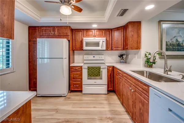 Property Slideshow image 3 of 21 | 11250 caravel cir apt 101, Fort Myers, FL, 33908