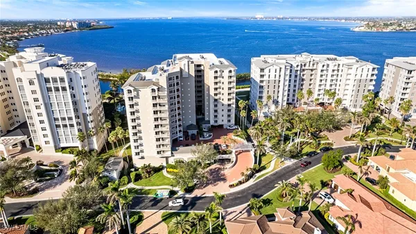 Property Slideshow image 2 of 50 | 14250 royal harbour ct unit 318, Fort Myers, FL, 33908