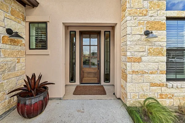 Property Slideshow image 3 of 32 | 120 delfino pl, Horseshoe Bay, TX, 78657