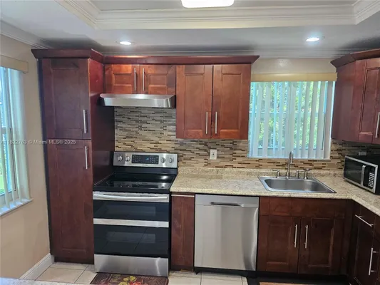 Property Slideshow image 3 of 13 | 3551 inverrary dr apt 304, Lauderhill, FL, 33319