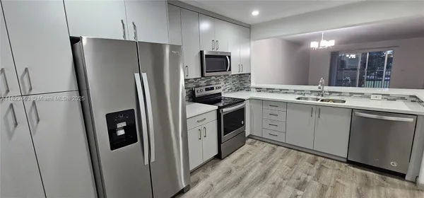 Property Slideshow image 3 of 22 | 100 sw 130th ter 309c, Pembroke Pines, FL, 33027