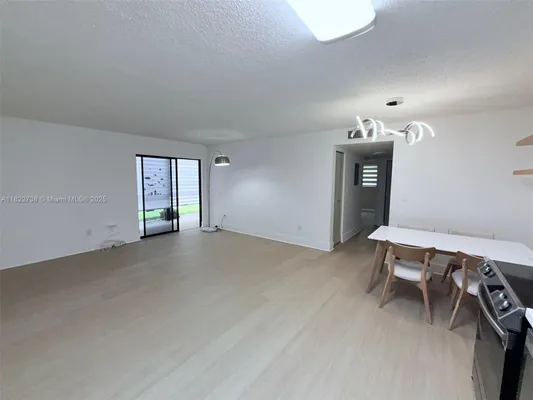 Property Slideshow image 2 of 24 | 9352 s belfort cir 109, Tamarac, FL, 33321