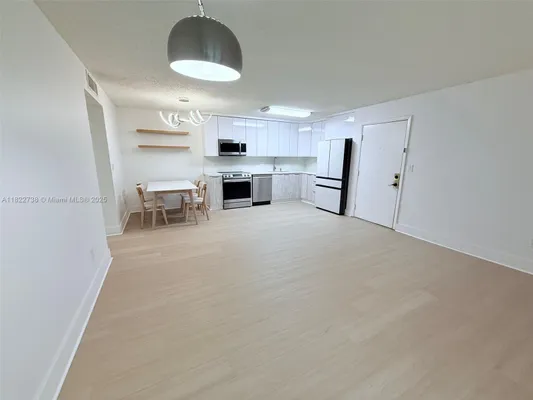 Property Slideshow image 3 of 24 | 9352 s belfort cir 109, Tamarac, FL, 33321